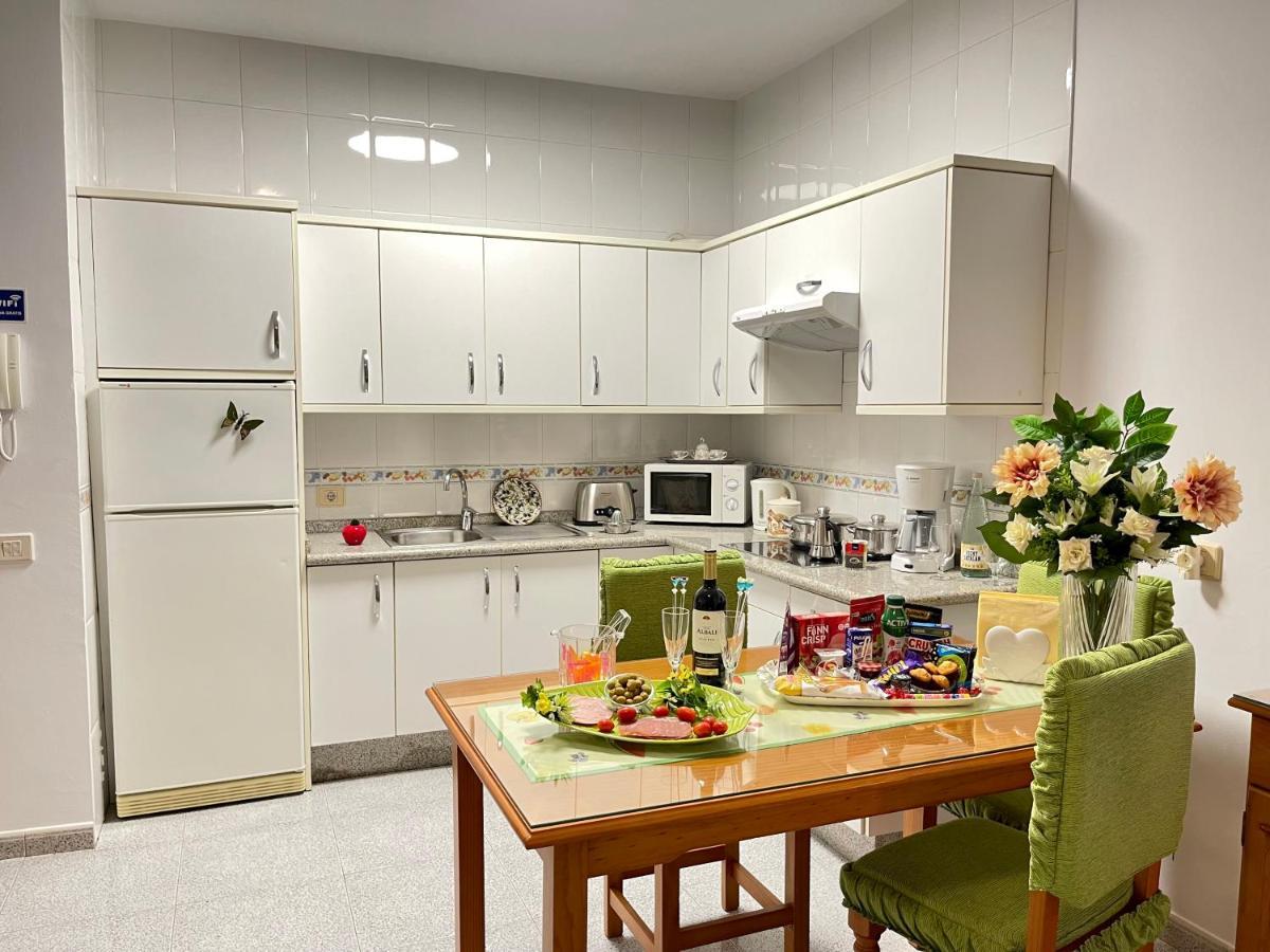 Emycanarias Holiday Homes Vecindario Extérieur photo