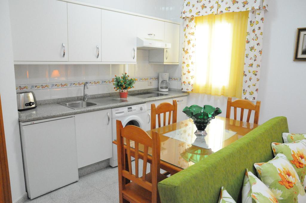 Emycanarias Holiday Homes Vecindario Chambre photo